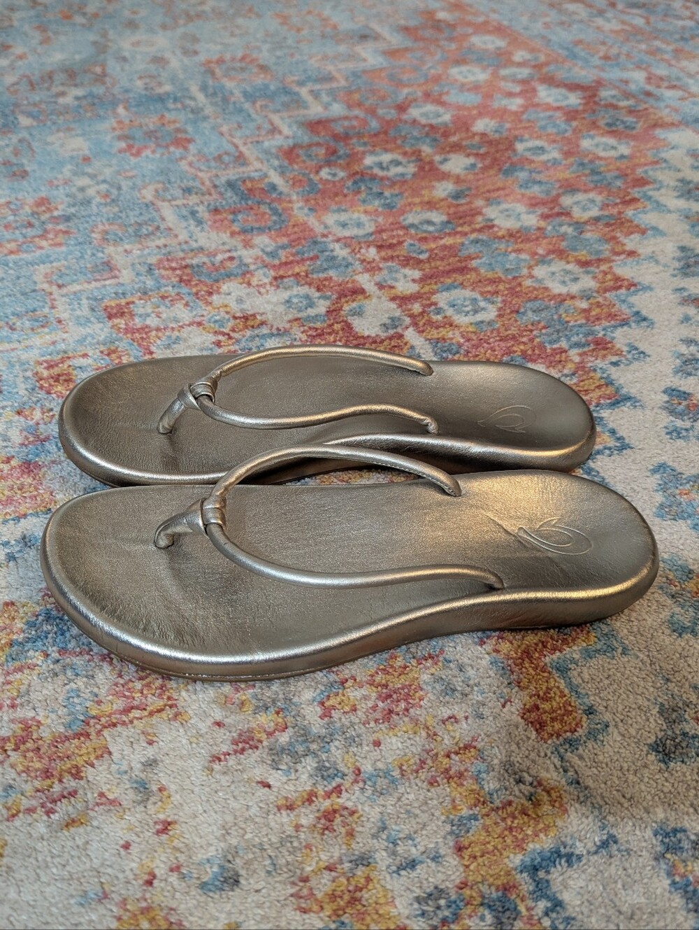 Olukai HUAWAI BUBBLY Champagne Gold Women's 8.5? Flip Flop Leather Sandals